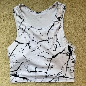 Women’s workout crop tank top